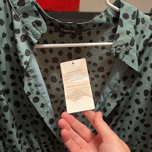 Fashion Dress. Bought off Amazon. - Picture 4 of 9